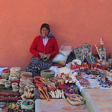 Mexikanische Handarbeit von der Raramuri Frauen